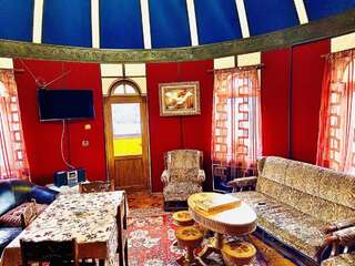 Отели типа «постель и завтрак» Magnit B & B Дилижан Семейный номер-3