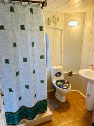 Отели типа «постель и завтрак» Magnit B & B Дилижан Семейный номер-7