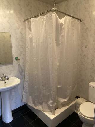 Отели типа «постель и завтрак» Magnit B & B Дилижан Двухместный номер Делюкс с 1 кроватью (для 2 взрослых и 1 ребенка)-2