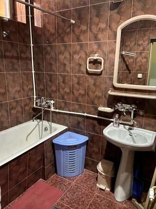 Отели типа «постель и завтрак» Magnit B & B Дилижан Двухместный номер Делюкс с 1 кроватью и ванной-1