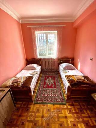 Отели типа «постель и завтрак» Magnit B & B Дилижан Стандартный двухместный номер с 2 отдельными кроватями-2